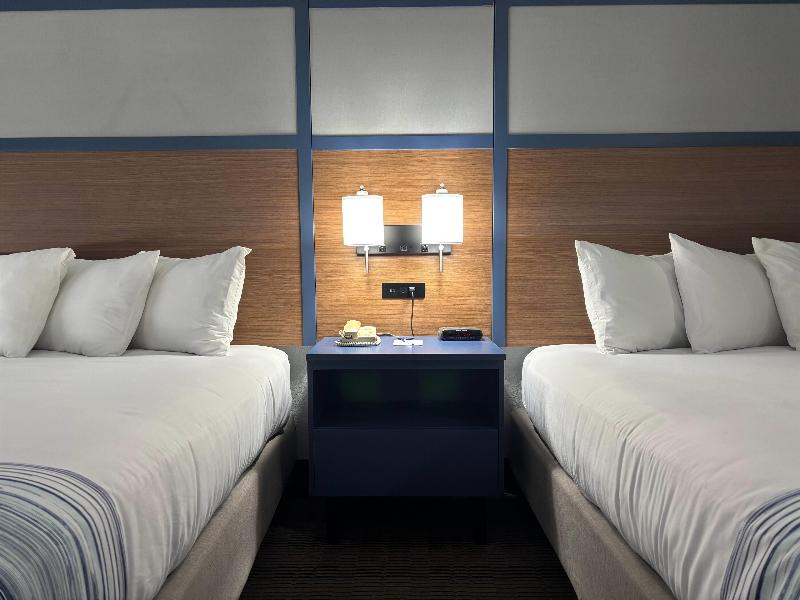 AmericInn by Wyndham Galesburg image