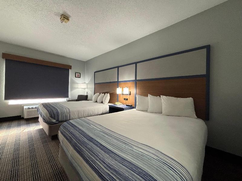 AmericInn by Wyndham Galesburg image