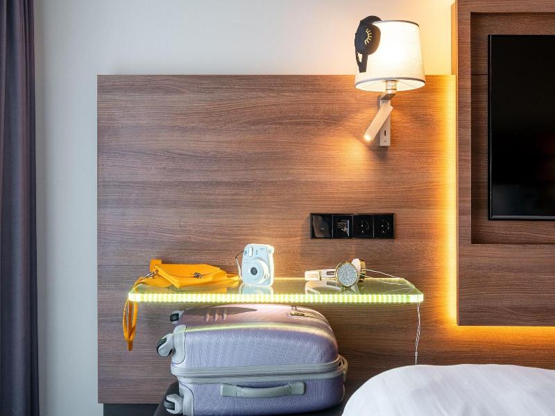 Moxy Amsterdam Houthavens image