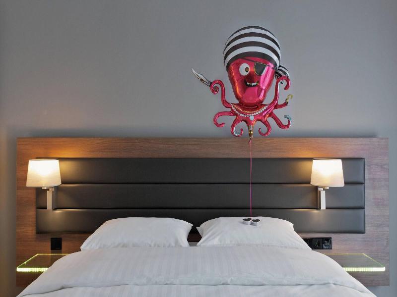 Moxy Amsterdam Houthavens image