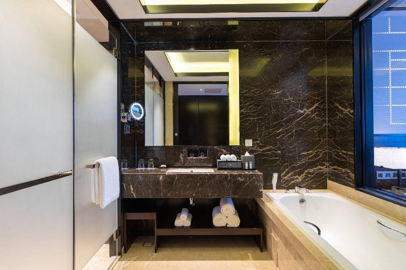 Renaissance Shenyang West Hotel image