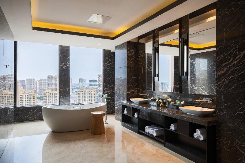 Renaissance Shenyang West Hotel image