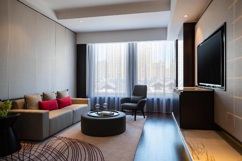 Renaissance Shenyang West Hotel image