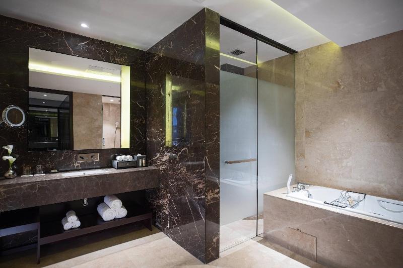 Renaissance Shenyang West Hotel image