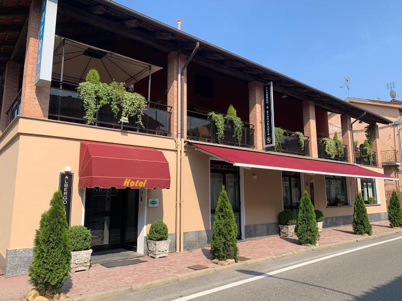 Mhotel Motta image