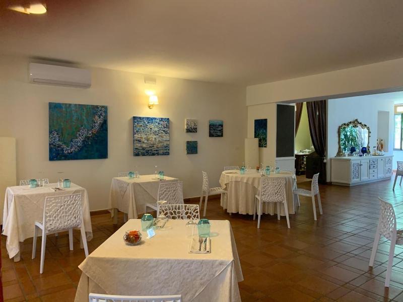 Mhotel Motta image