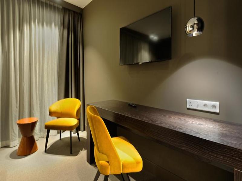 Amsterdam Forest Hotel image