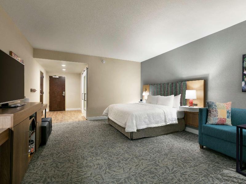Hampton Inn & Suites Johns Creek image