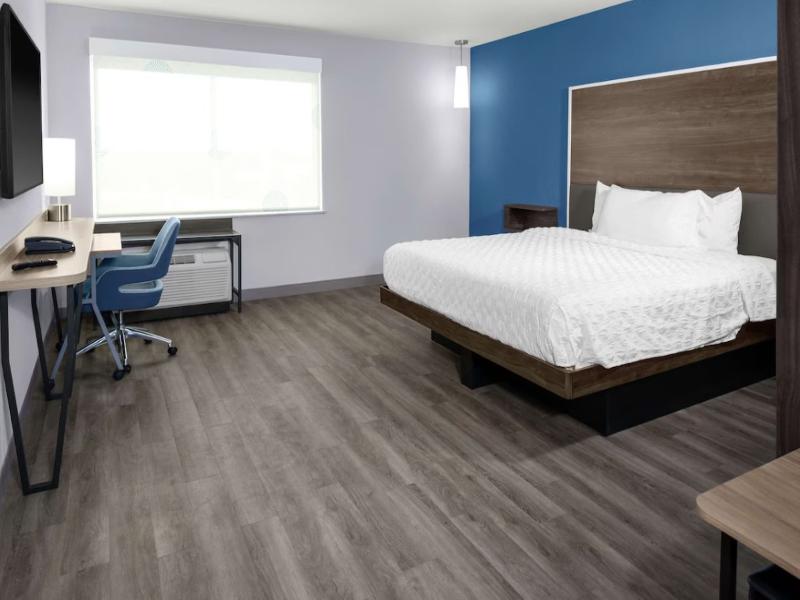 Tru by Hilton Gilbert image