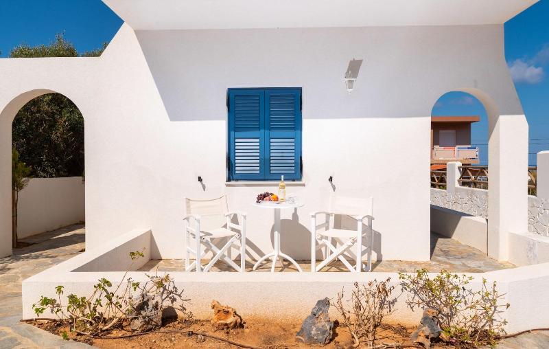 Okirroi Villas and Apts image