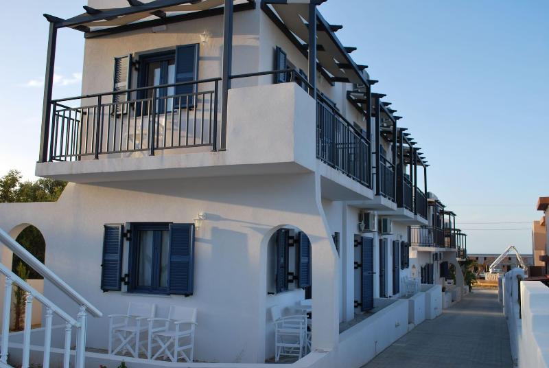 Okirroi Villas and Apts image