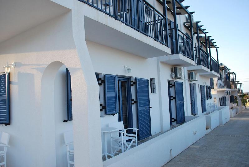 Okirroi Villas and Apts image