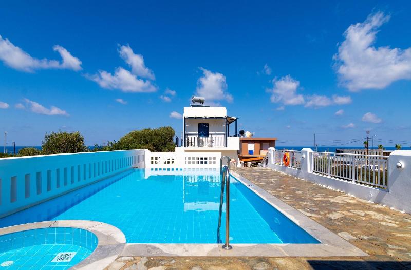 Okirroi Villas and Apts image