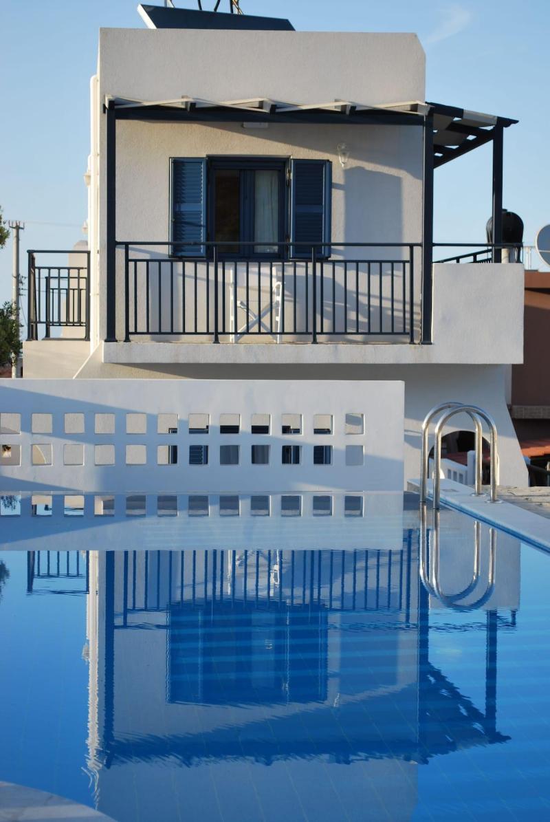 Okirroi Villas and Apts image