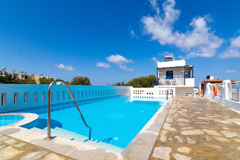 Okirroi Villas and Apts image