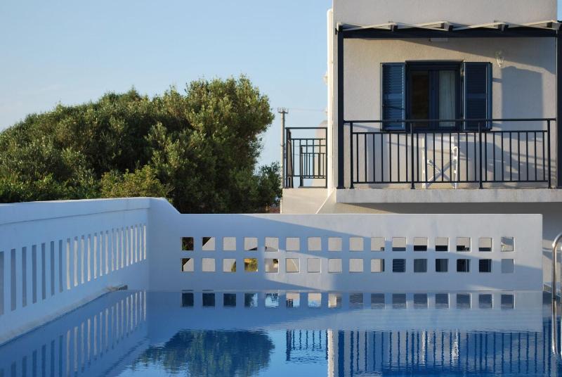 Okirroi Villas and Apts image