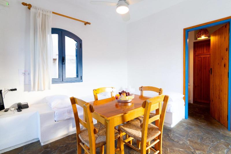 Okirroi Villas and Apts image