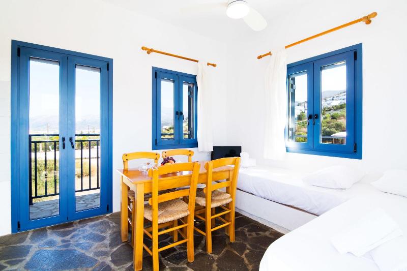 Okirroi Villas and Apts image