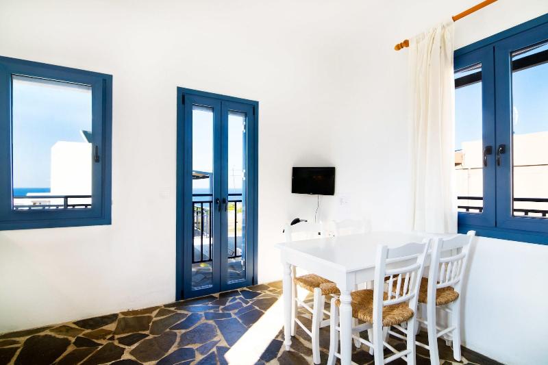 Okirroi Villas and Apts image