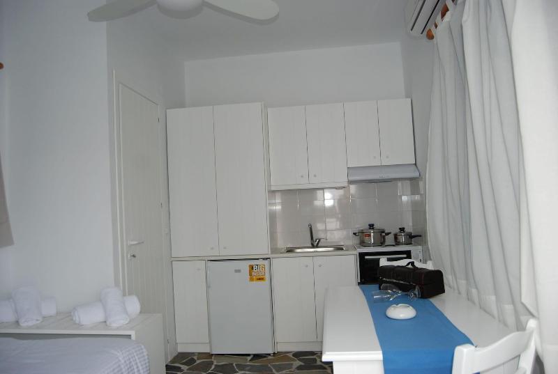Okirroi Villas and Apts image