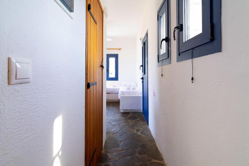 Okirroi Villas and Apts image