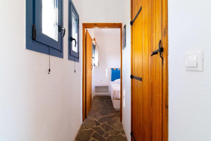 Okirroi Villas and Apts image