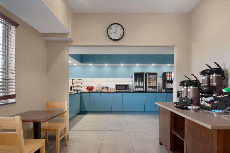 Country Inn & Suites by Radisson, Brookings, SD image