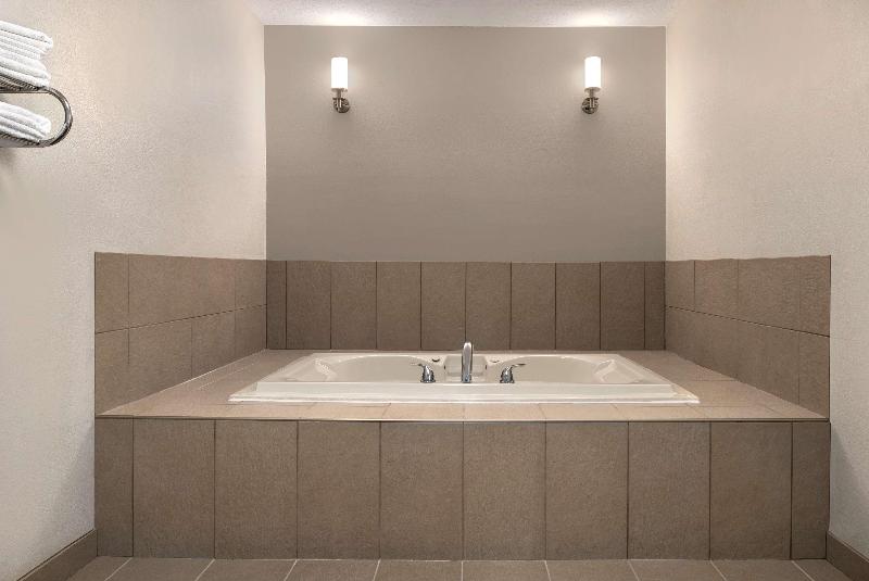 Country Inn & Suites by Radisson, Brookings, SD image