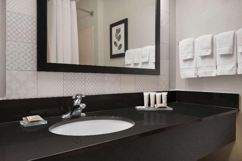 Country Inn & Suites by Radisson, Brookings, SD image
