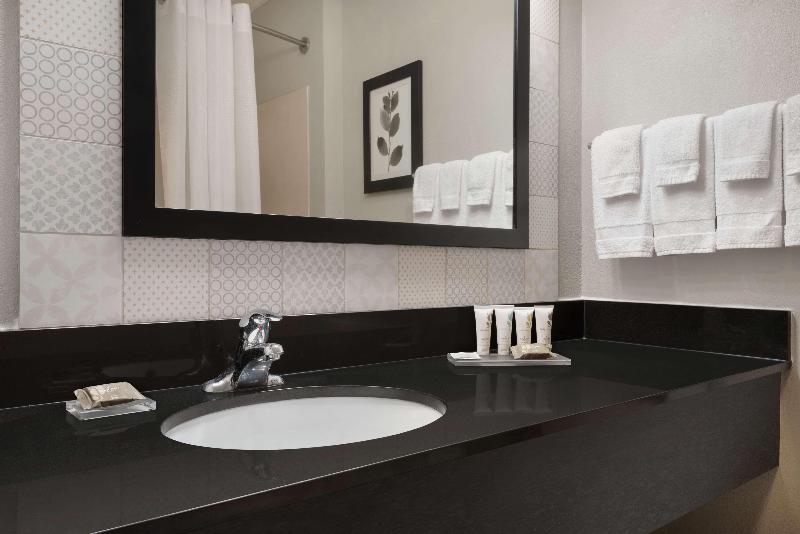 Country Inn & Suites by Radisson, Brookings, SD image