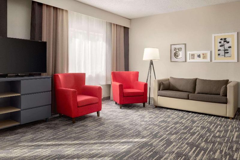 Country Inn & Suites by Radisson, Brookings, SD image