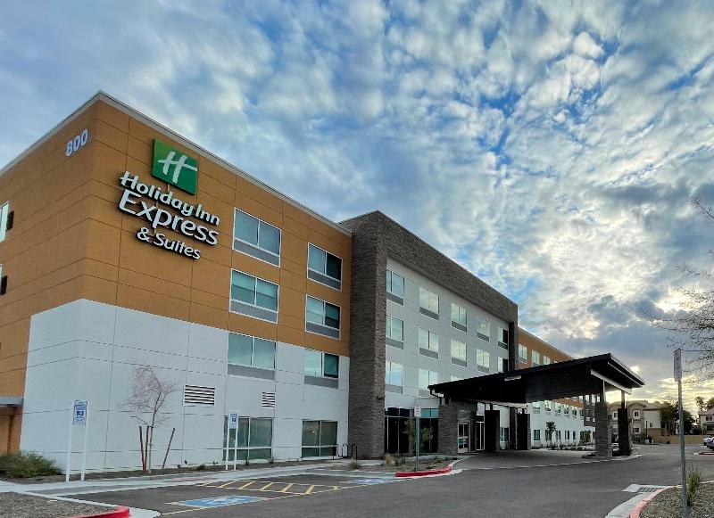 Holiday Inn Express & Suites Phoenix - Airport No image