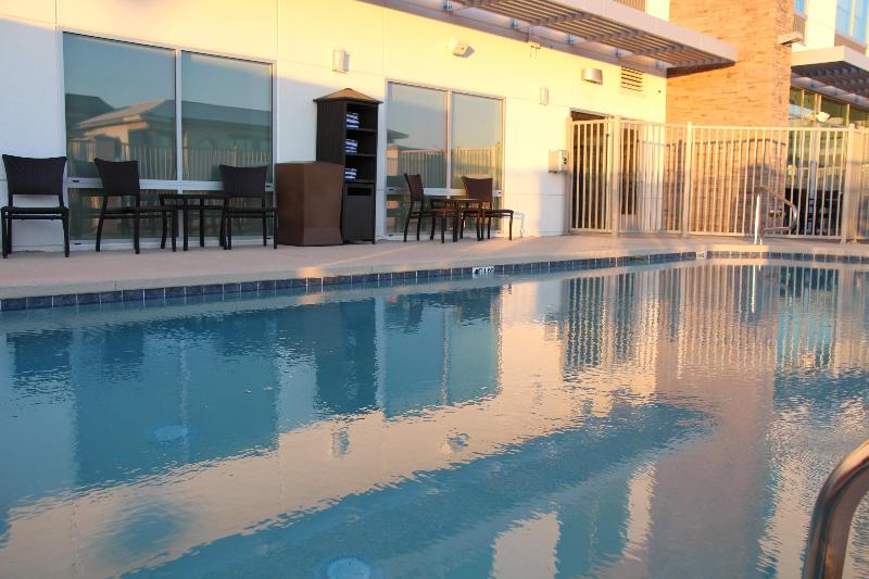 Holiday Inn Express & Suites Phoenix - Airport No image
