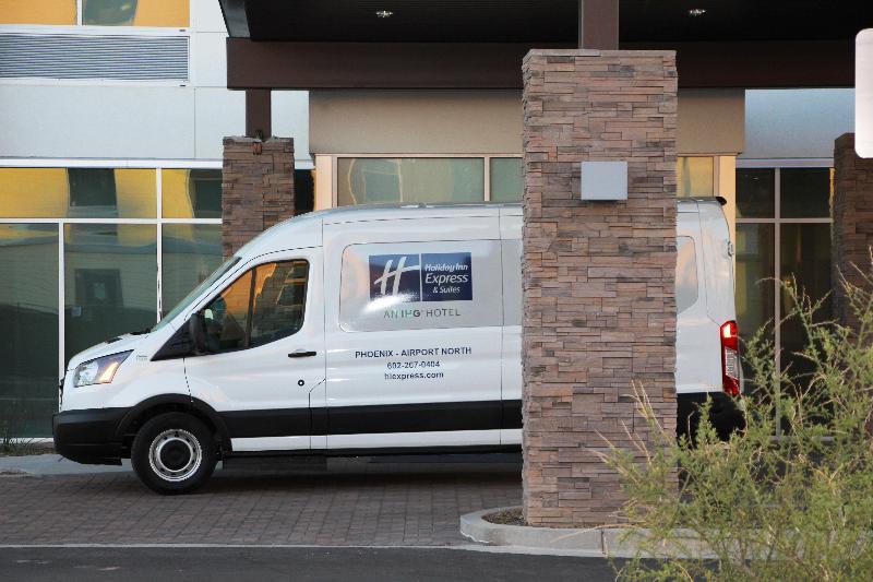 Holiday Inn Express & Suites Phoenix - Airport No image