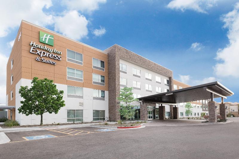 Holiday Inn Express & Suites Phoenix - Airport No image