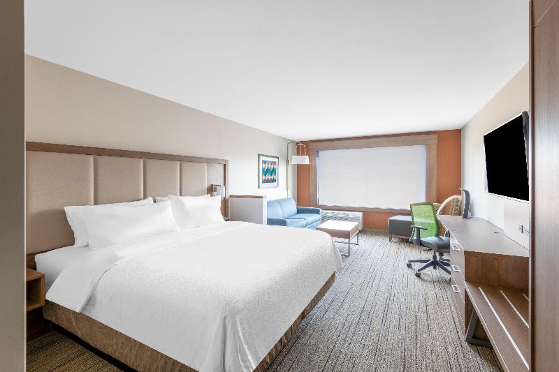Holiday Inn Express & Suites Phoenix - Airport No image