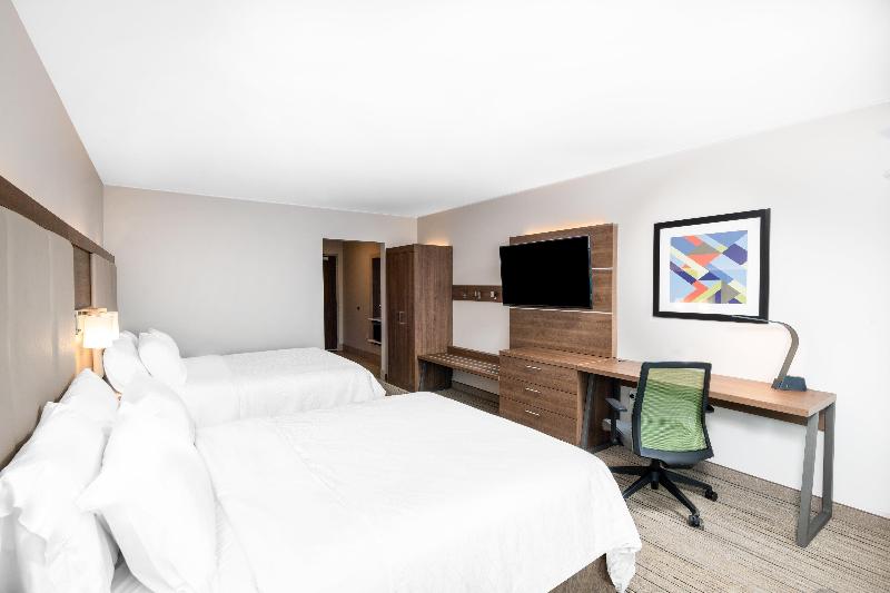 Holiday Inn Express & Suites Phoenix - Airport No image