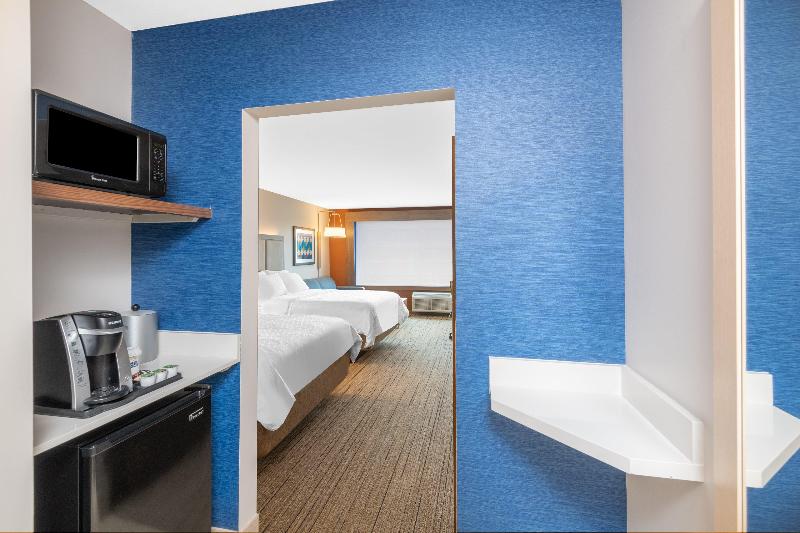 Holiday Inn Express & Suites Phoenix - Airport No image