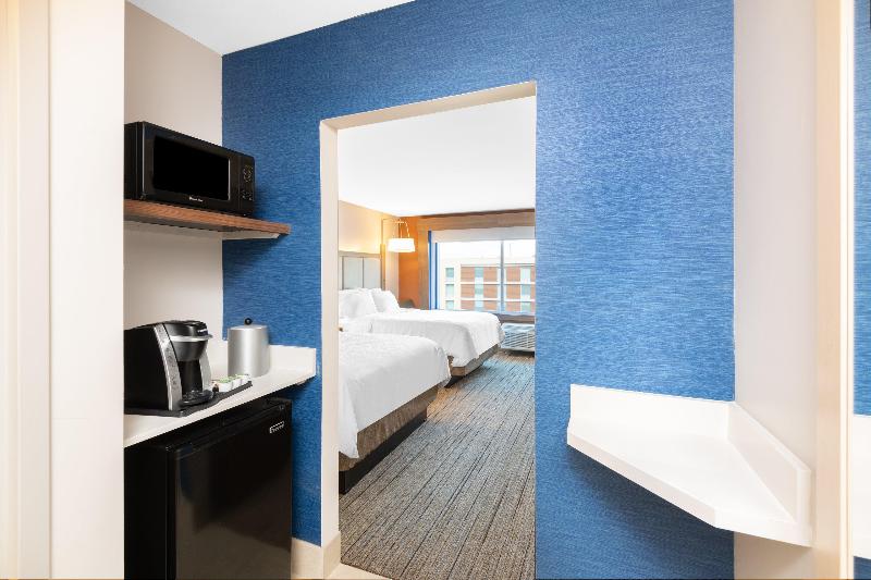 Holiday Inn Express & Suites Phoenix - Airport No image