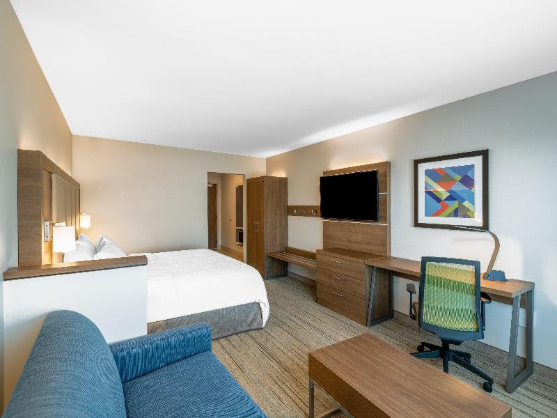 Holiday Inn Express & Suites Phoenix - Airport No image