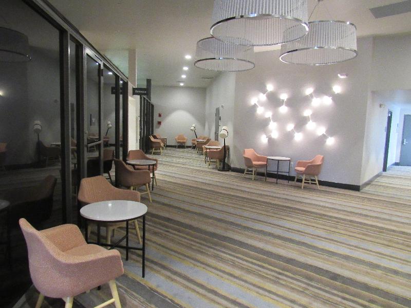 Holiday Inn Orlando Intl Drive–Conv Center image