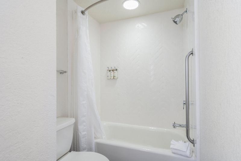Holiday Inn Orlando Intl Drive–Conv Center image