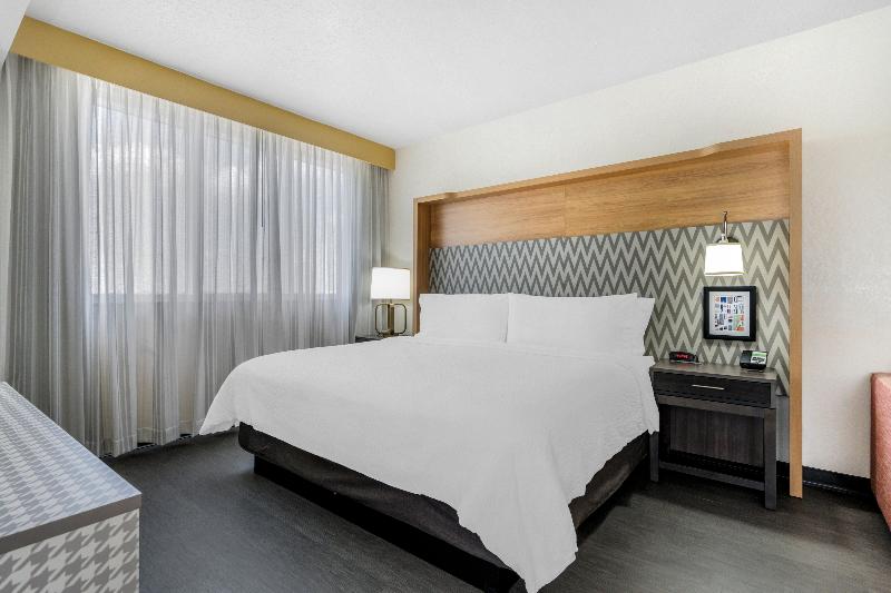 Holiday Inn Orlando Intl Drive–Conv Center image