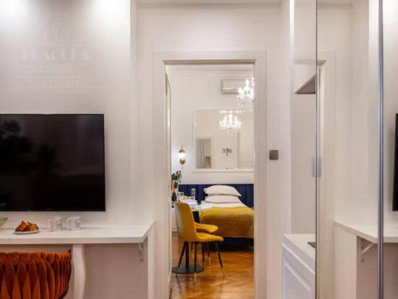 Feniks Fragola Apartments image