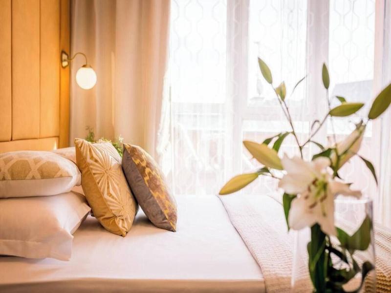 Feniks Fragola Apartments image