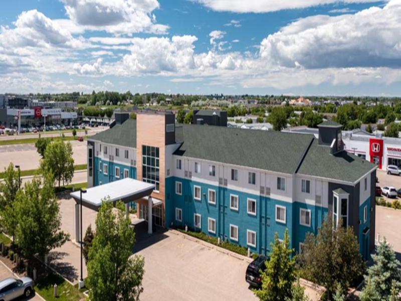 Prairie Crest Medicine Hat by IHG image
