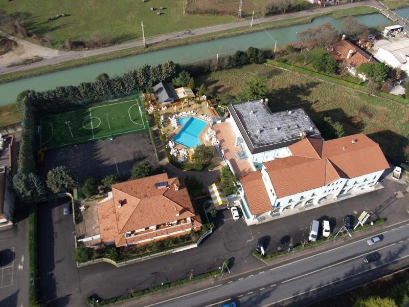 Risthotel Airport image