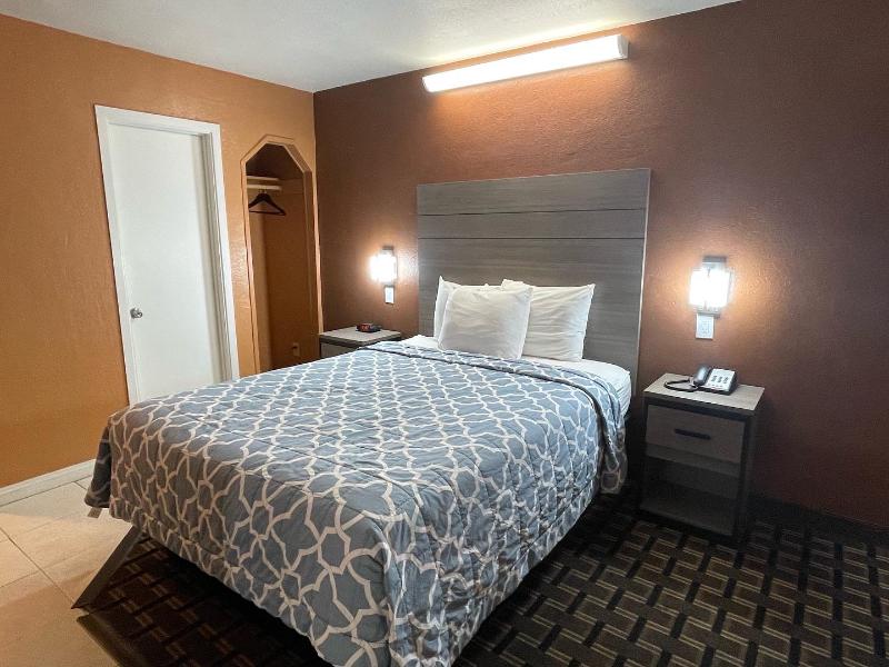 New Corral Motel