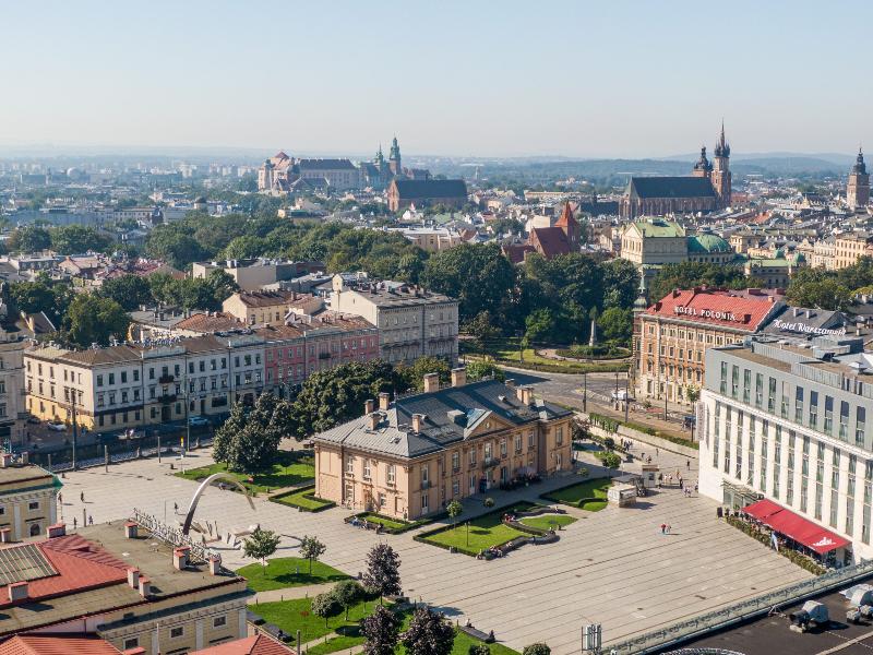 Central Palace image