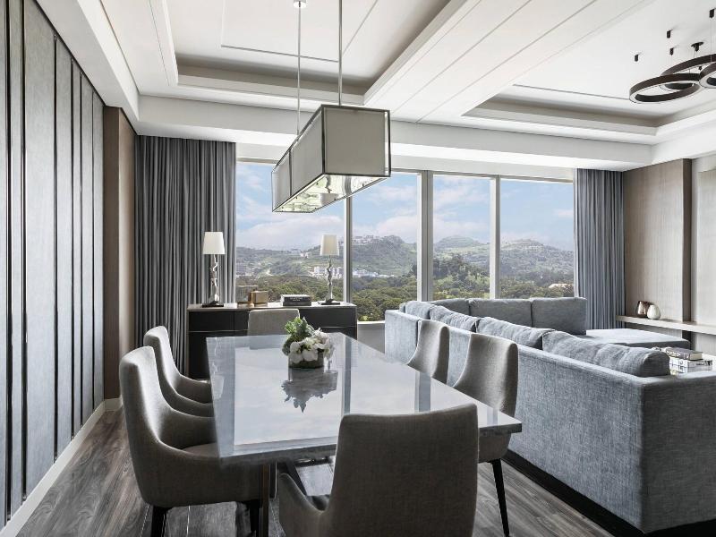 Marriott Clark Hotel image
